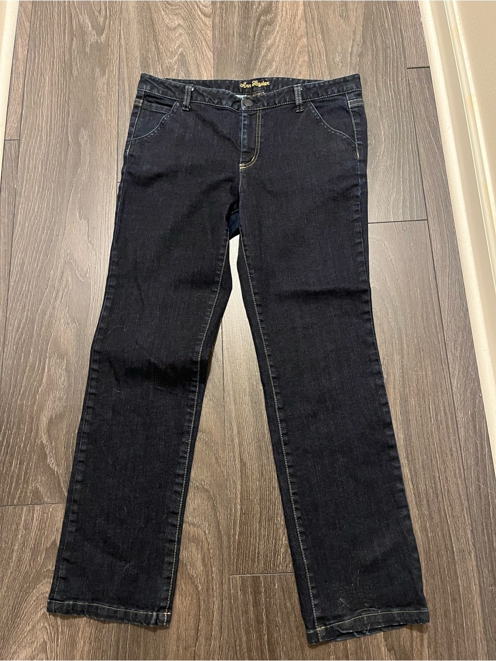 Ann Taylor Modern Fit Lindsay Waist Straight-Leg Jeans